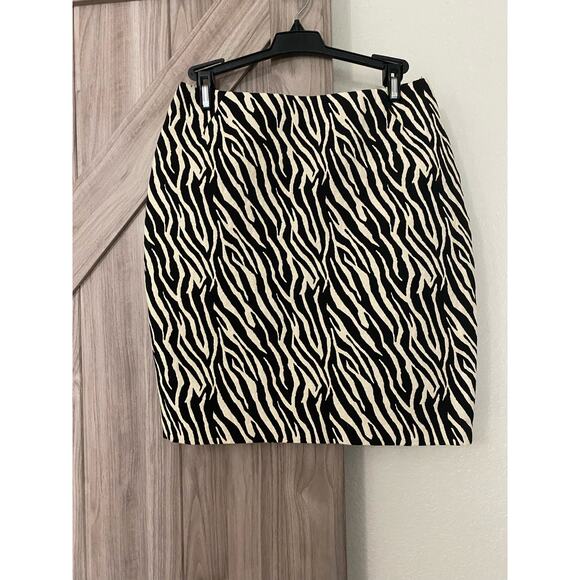 NWT Blue Bay women size Italian, 36 animal striped mini skirt - Picture 1 of 6
